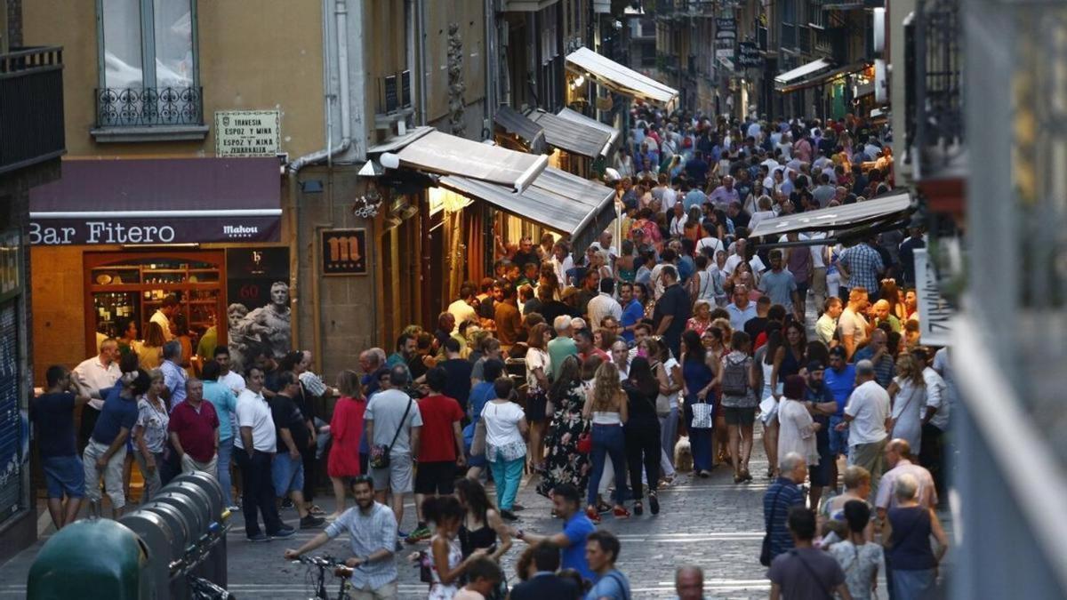 Espacioso Apartamento En El Centro De بنبلونة المظهر الخارجي الصورة